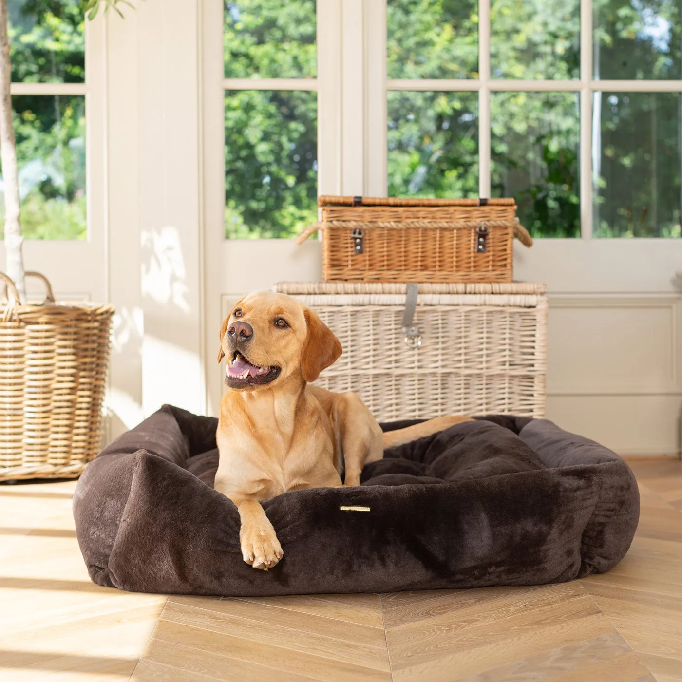 Calming Anti-Anxiety Dusk Faux Fur Box Bed With Removable Covers by Lords & Labradors